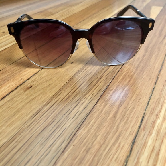 Women’s sunglasses - Picture 3 of 6